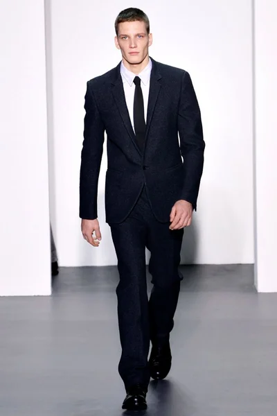 Look 25